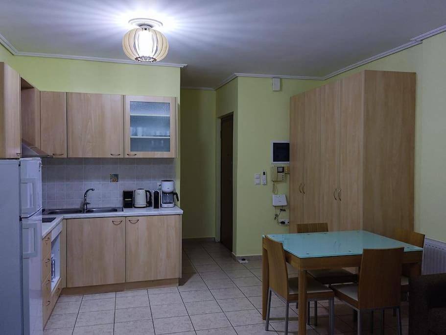 Stylish And Cozy 4Th Floor Studio Apartment Athens Luaran gambar