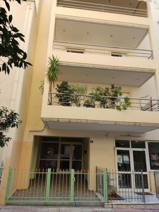 Stylish And Cozy 4Th Floor Studio Apartment Athens Luaran gambar