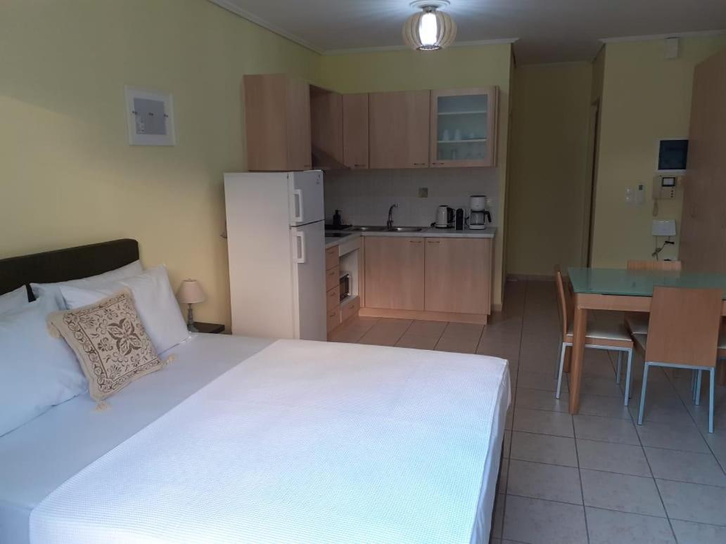 Stylish And Cozy 4Th Floor Studio Apartment Athens Luaran gambar